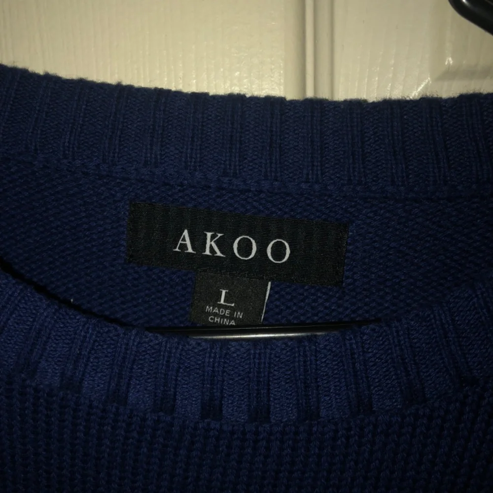 Akoo sweater - Picture 7 of 8